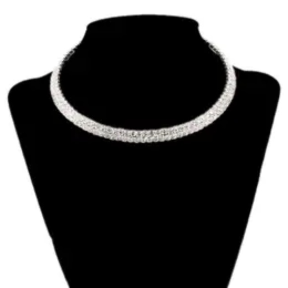 Jax and Fox Crystal Choker - Picture 3 of 7